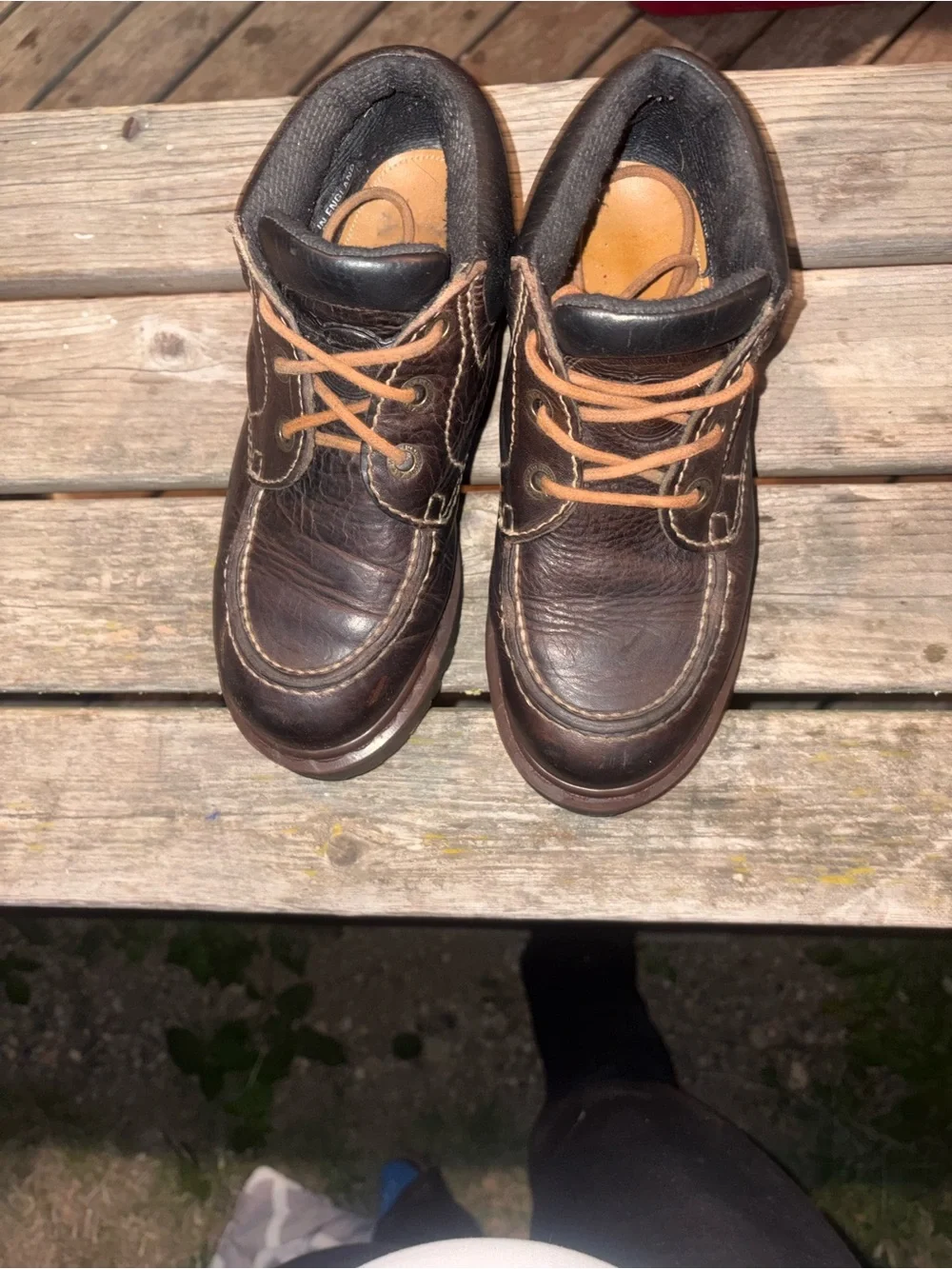 Dr. Martens Women’s Brown Leather Chukka Boots with Tan Laces size 8